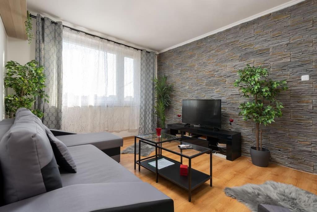Appartement Spacious And Bright Flat Between Airport & Center à Budapest Extérieur photo