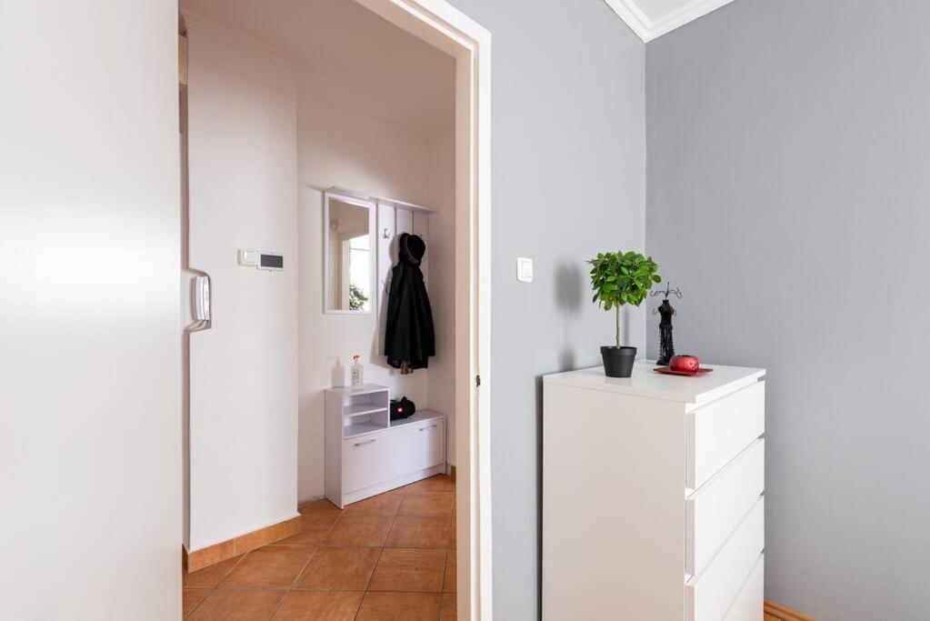 Appartement Spacious And Bright Flat Between Airport & Center à Budapest Extérieur photo