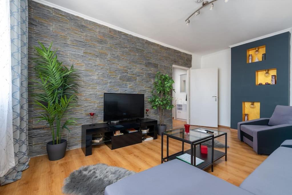 Appartement Spacious And Bright Flat Between Airport & Center à Budapest Extérieur photo